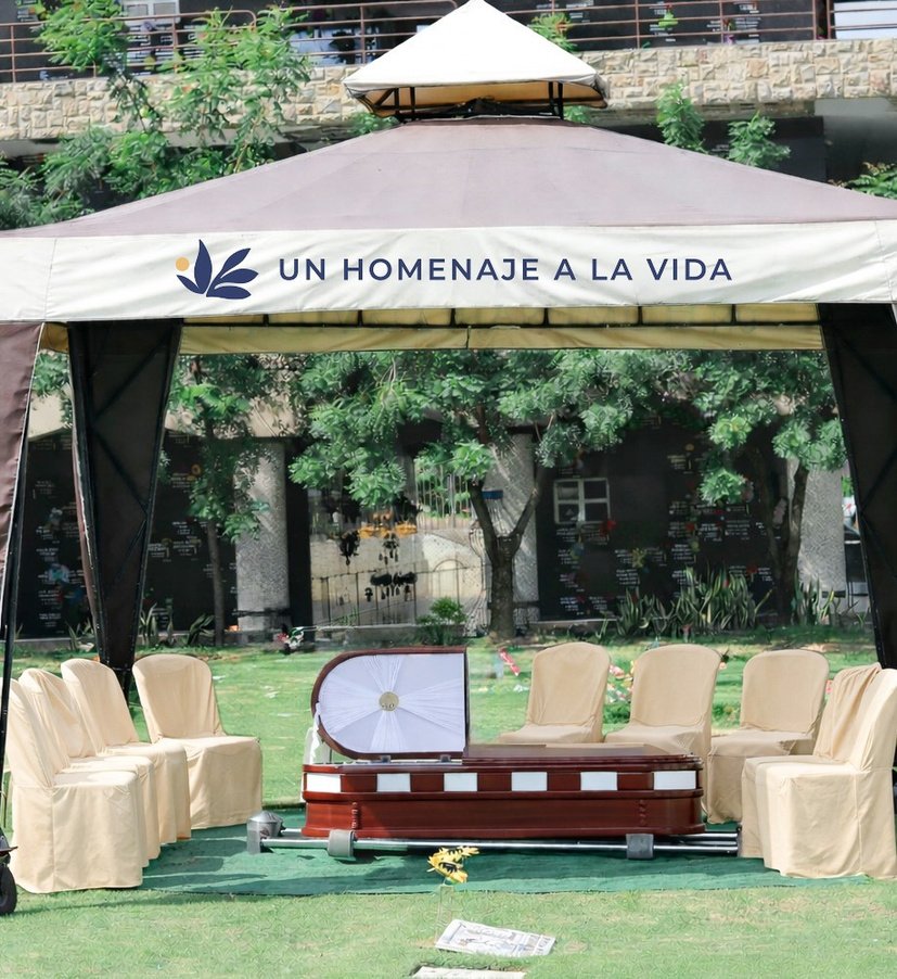 Ceremonia de inhumación en lote permanente